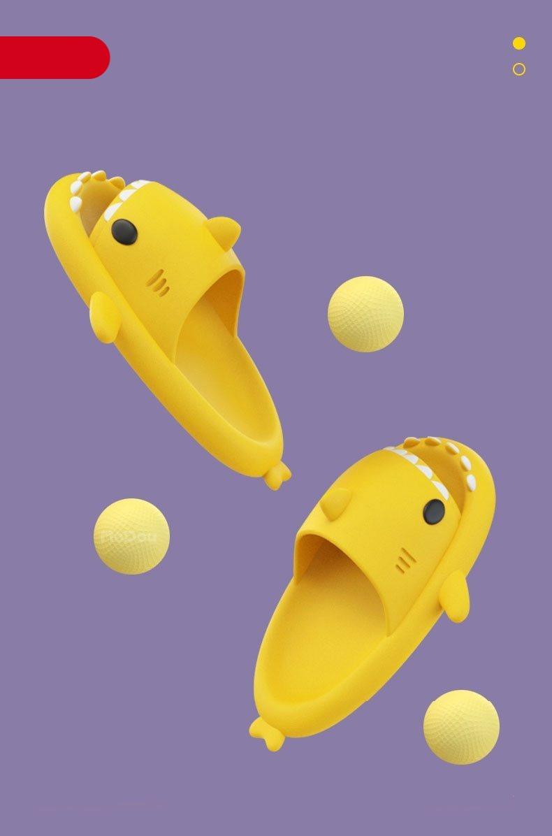 New Summer Slippers Lovely Shark Shape Slides outdoor Shoes. Kids Children Flip Flops Lightweight Open Toe Beach Pool Slides Sandals Shark Shower Slipper Toddler Non-Slip Summer Slippers Water Shoes